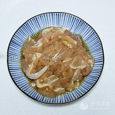 一学就上手的胡萝卜木耳炒肉，小白也能1秒变大厨！